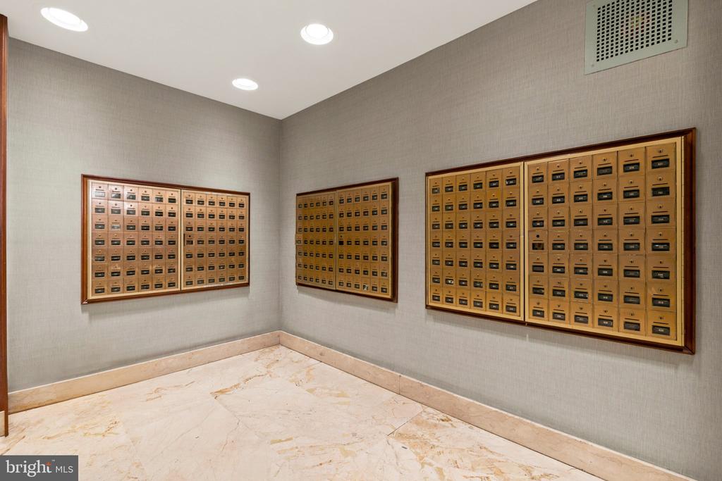 4501 ARLINGTON BOULEVARD Unit: 611
