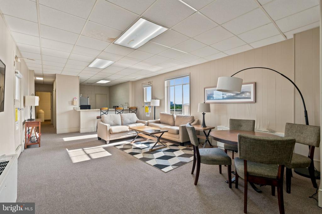 4501 ARLINGTON BOULEVARD Unit: 611