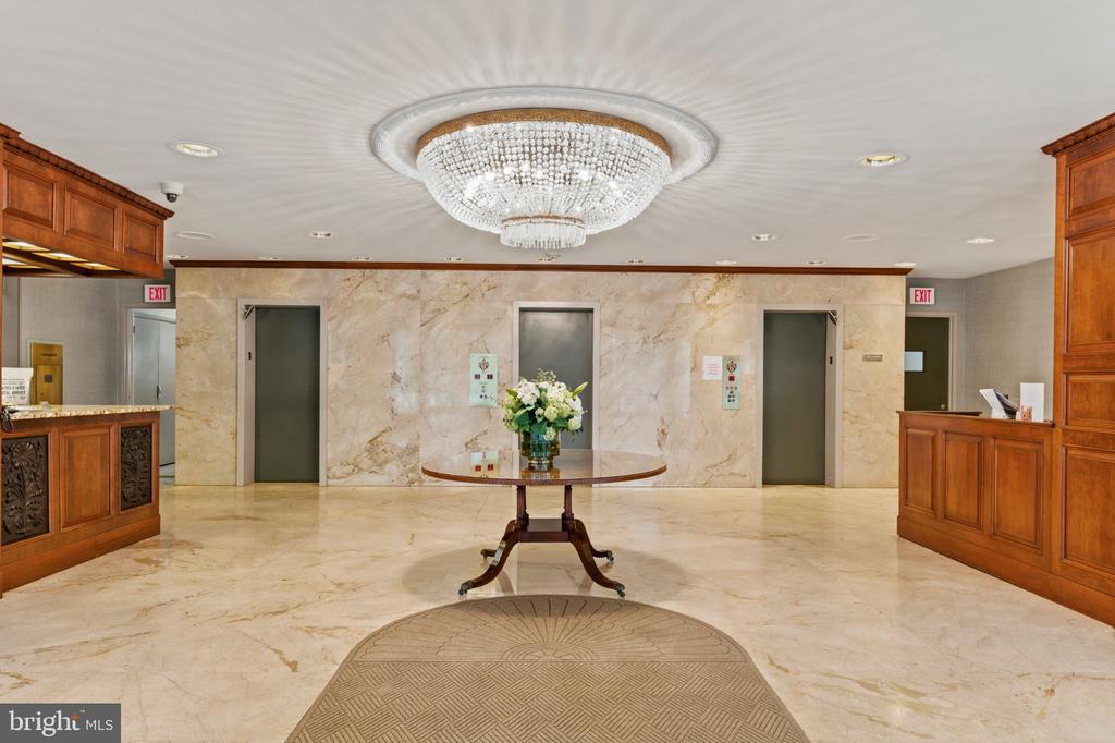 4501 ARLINGTON BOULEVARD Unit: 611