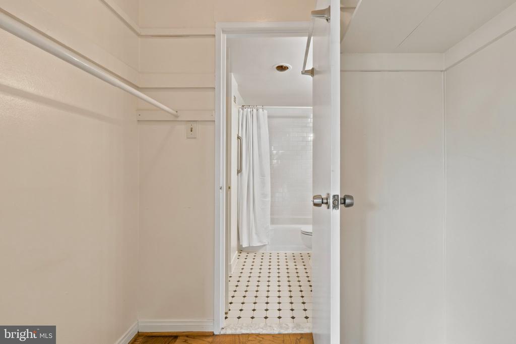 4501 ARLINGTON BOULEVARD Unit: 611
