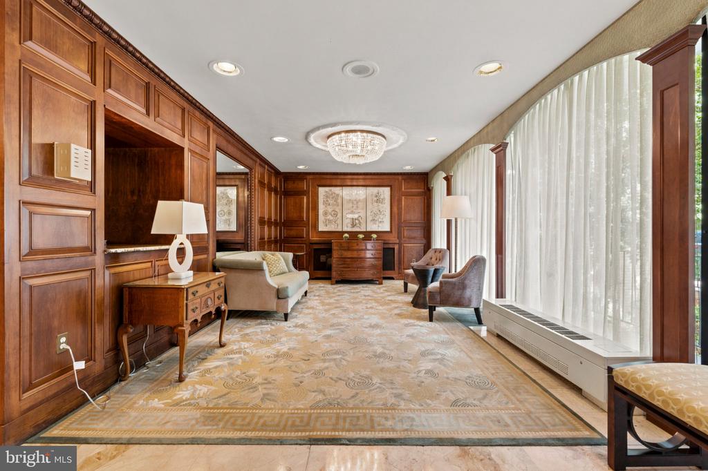 4501 ARLINGTON BOULEVARD Unit: 611