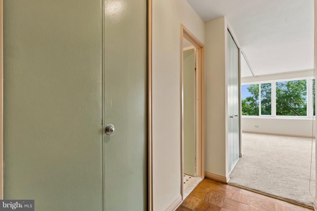 4501 ARLINGTON BOULEVARD Unit: 611