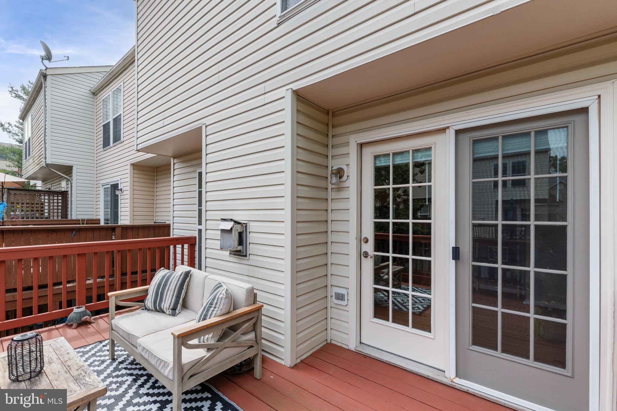 140 Ingle Pl