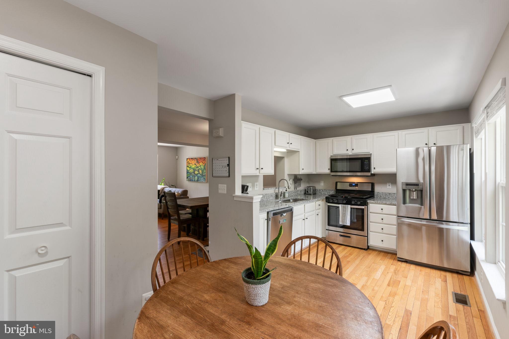 140 Ingle Pl