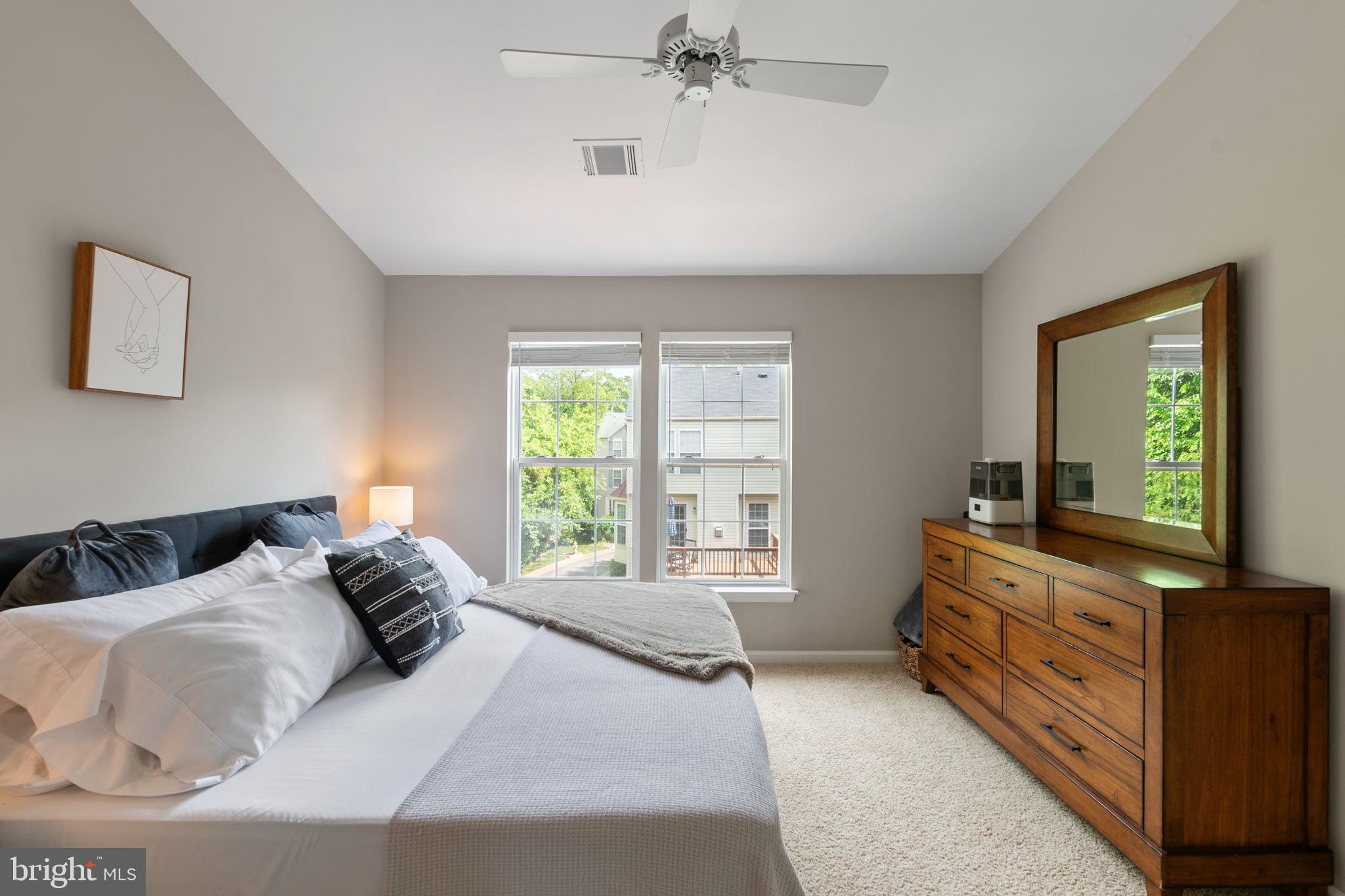 140 Ingle Pl