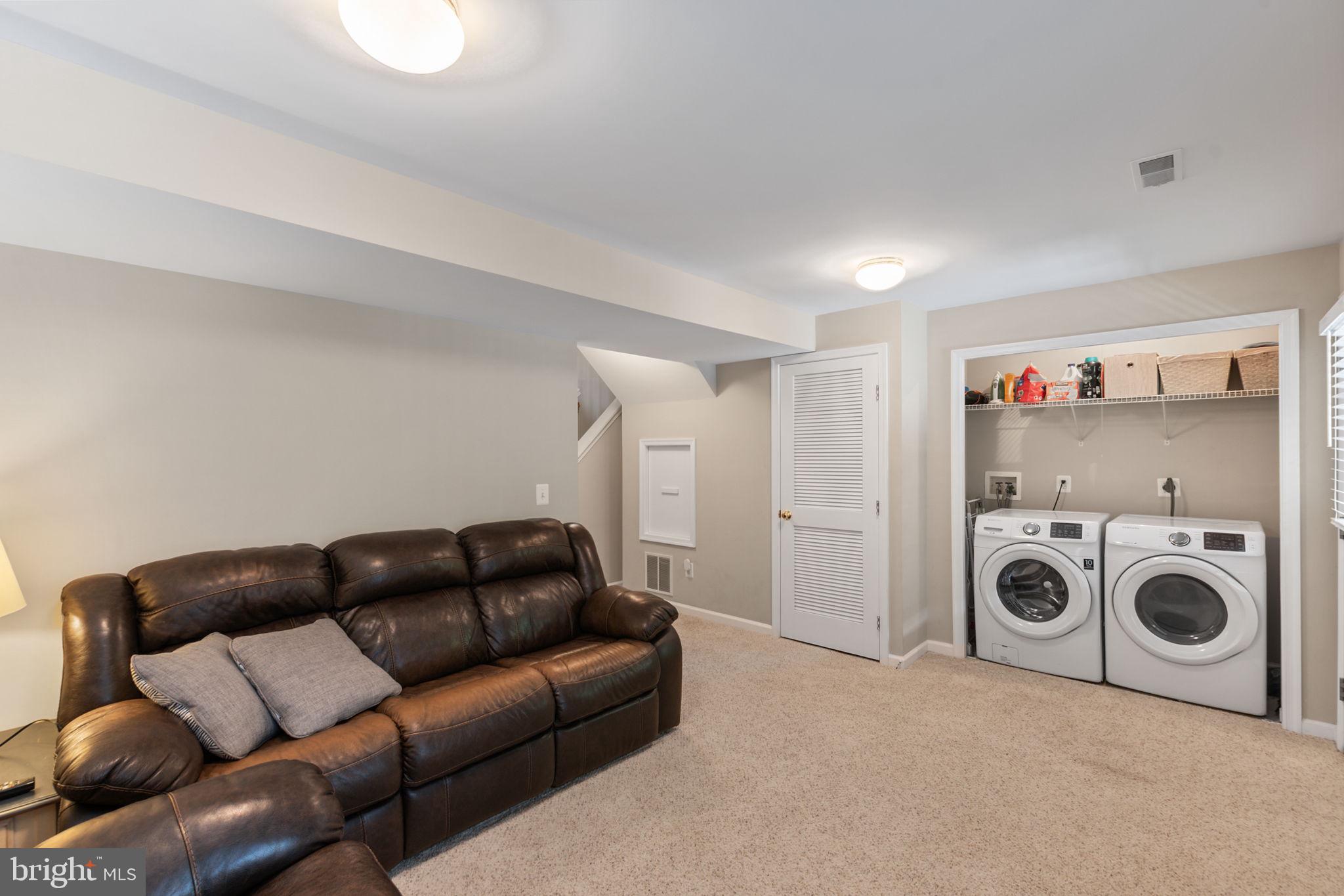 140 Ingle Pl