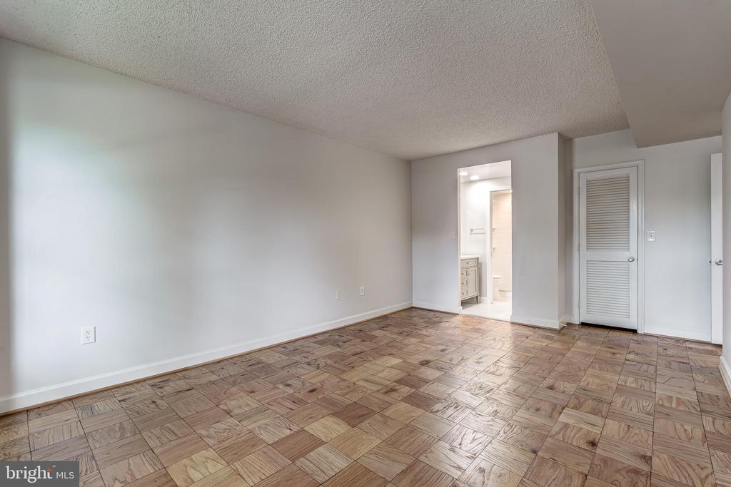 800 S SAINT ASAPH STREET 216