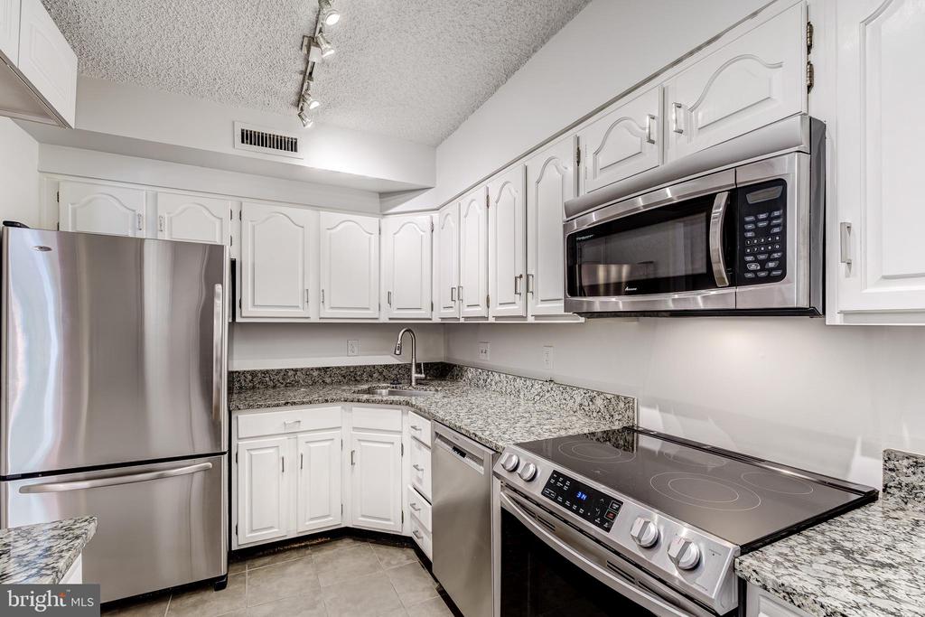 800 S SAINT ASAPH STREET 216