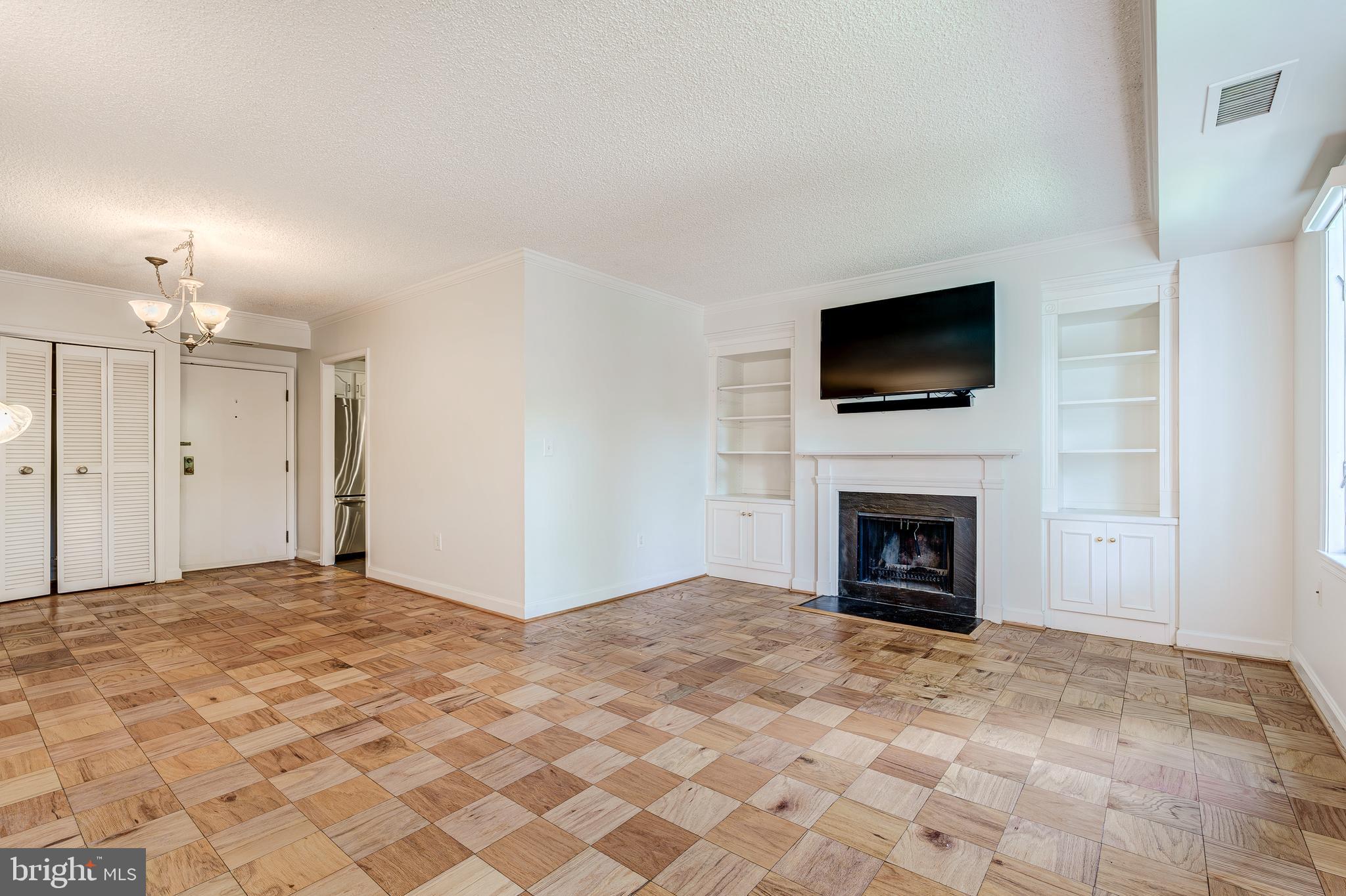 800 S SAINT ASAPH STREET 216