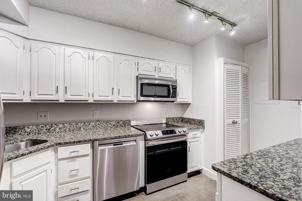 800 S SAINT ASAPH STREET 216