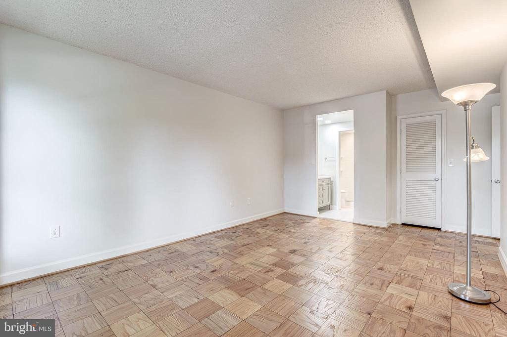 800 S SAINT ASAPH STREET 216