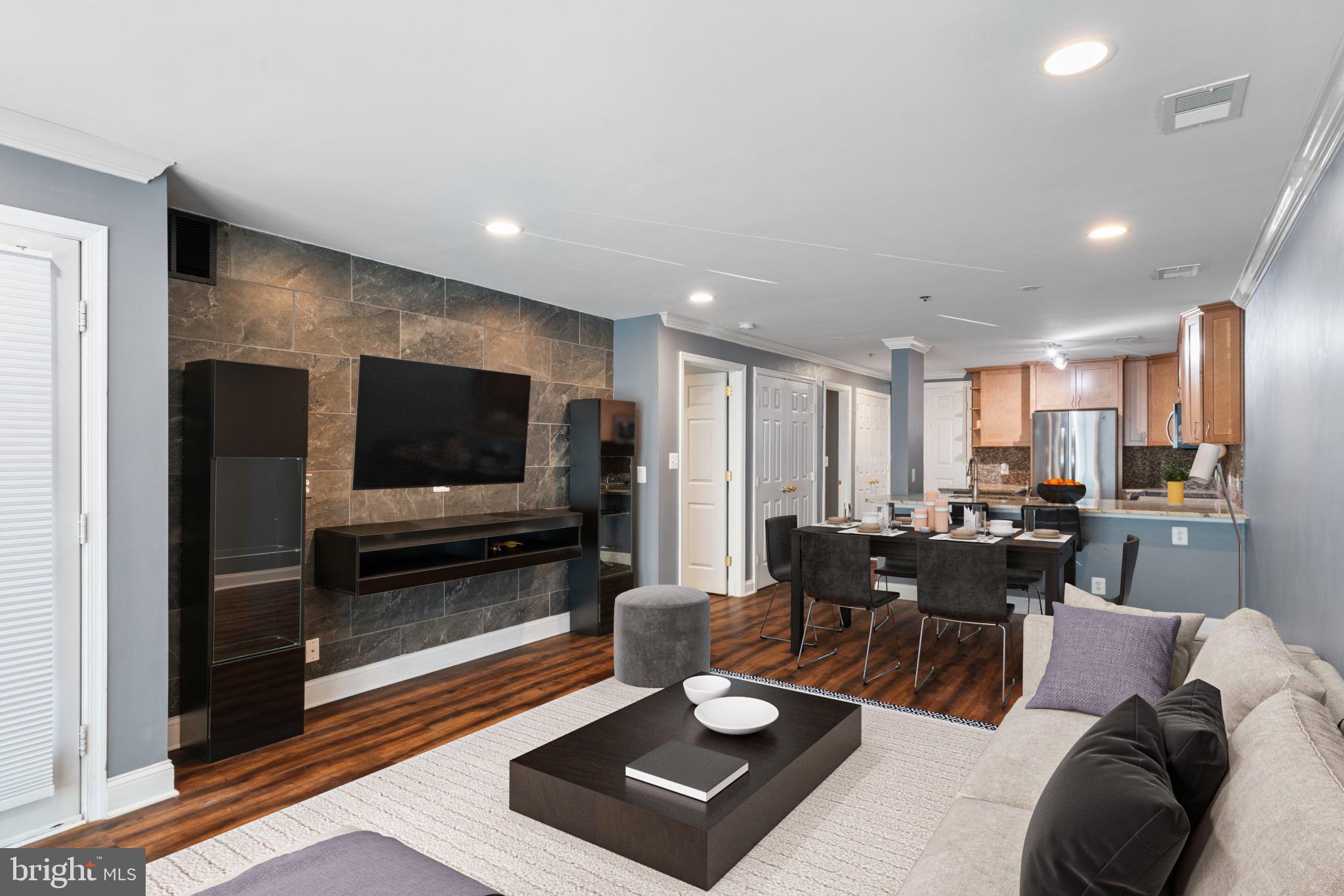 240 S Reynolds St #109