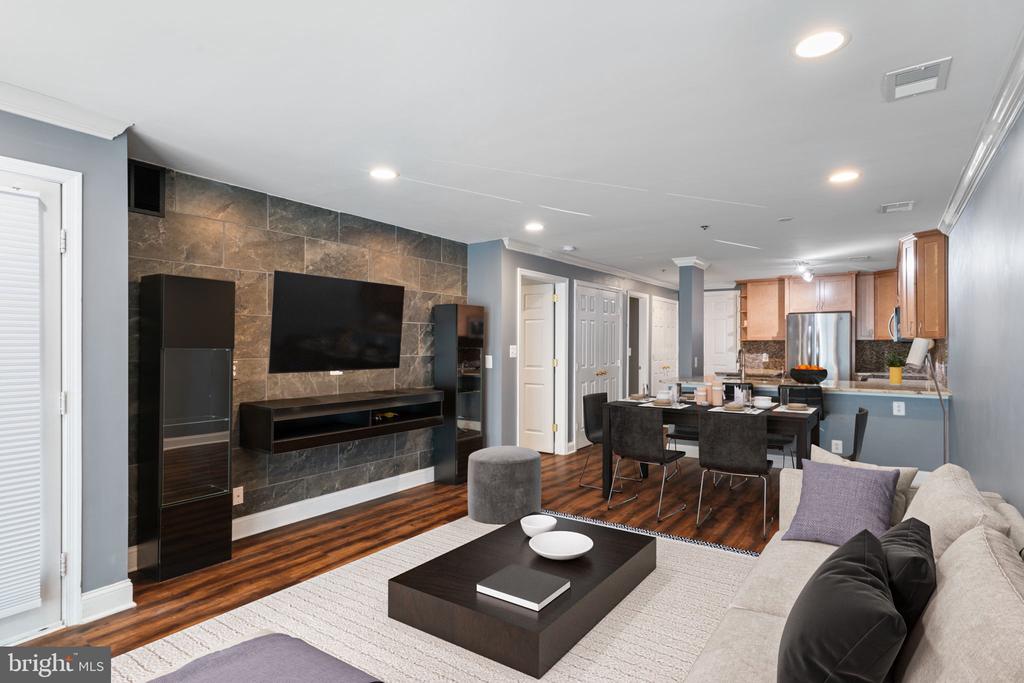 240 S Reynolds St #109