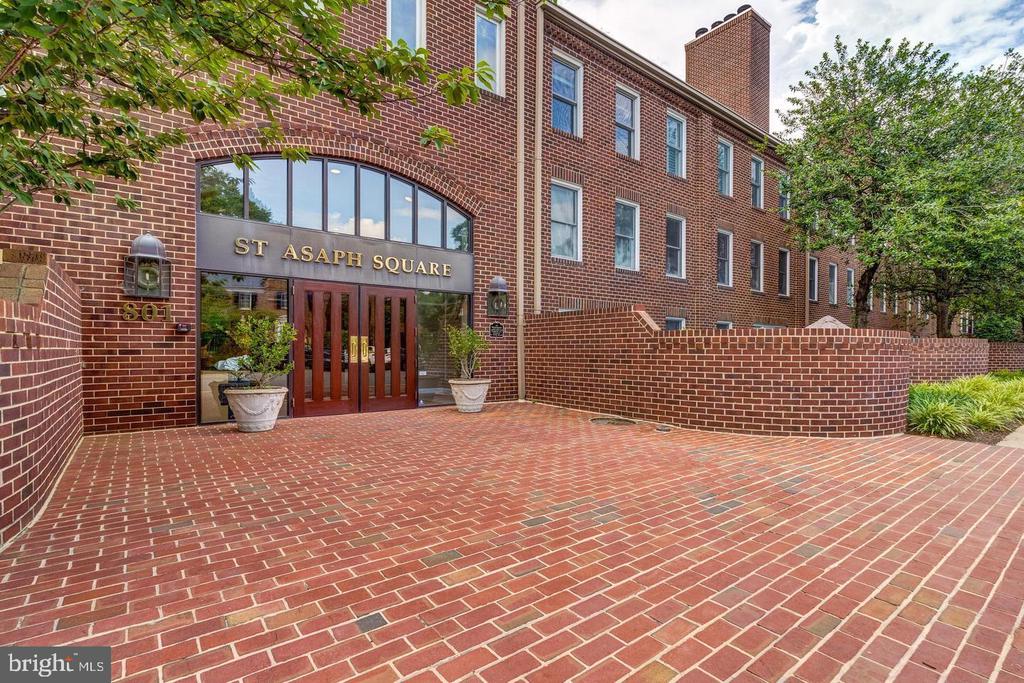 801 S PITT STREET 424