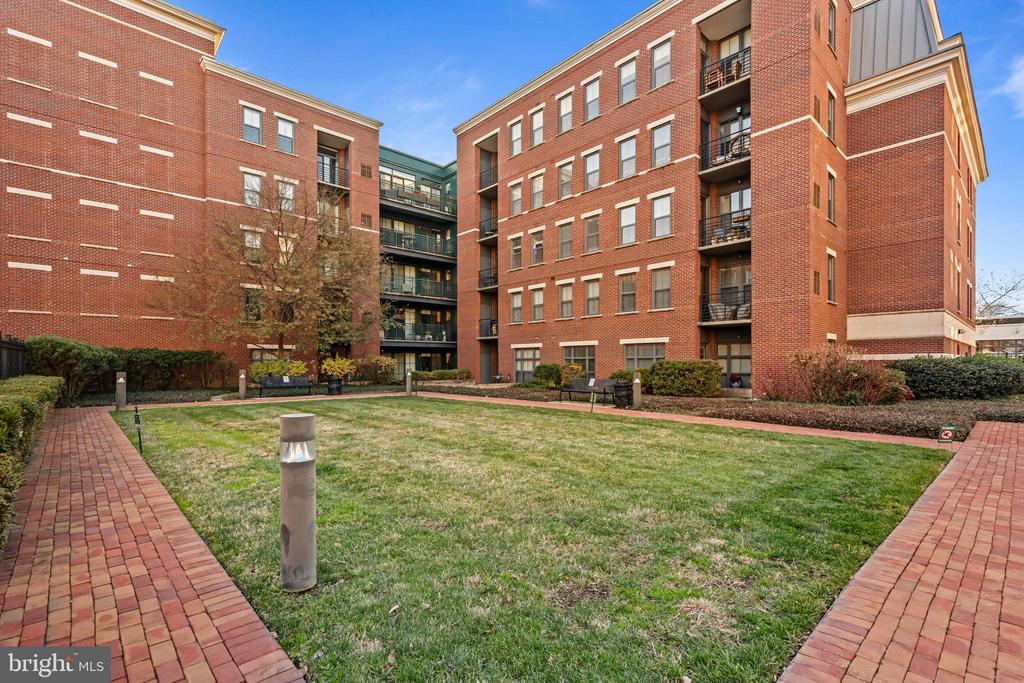 1111 ORONOCO STREET 326