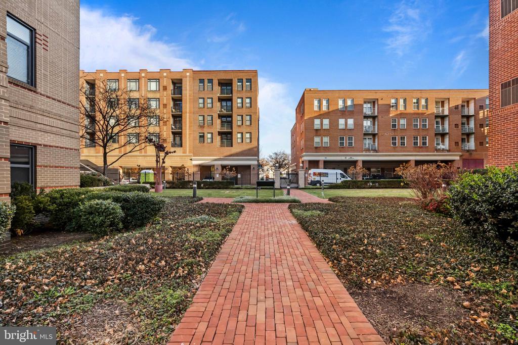 1111 ORONOCO STREET 326