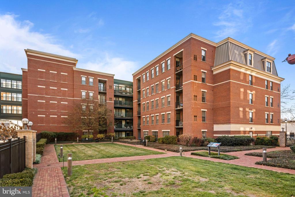 1111 ORONOCO STREET 326