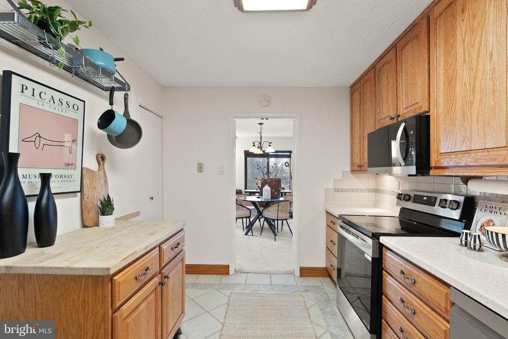 203 YOAKUM PARKWAY 507