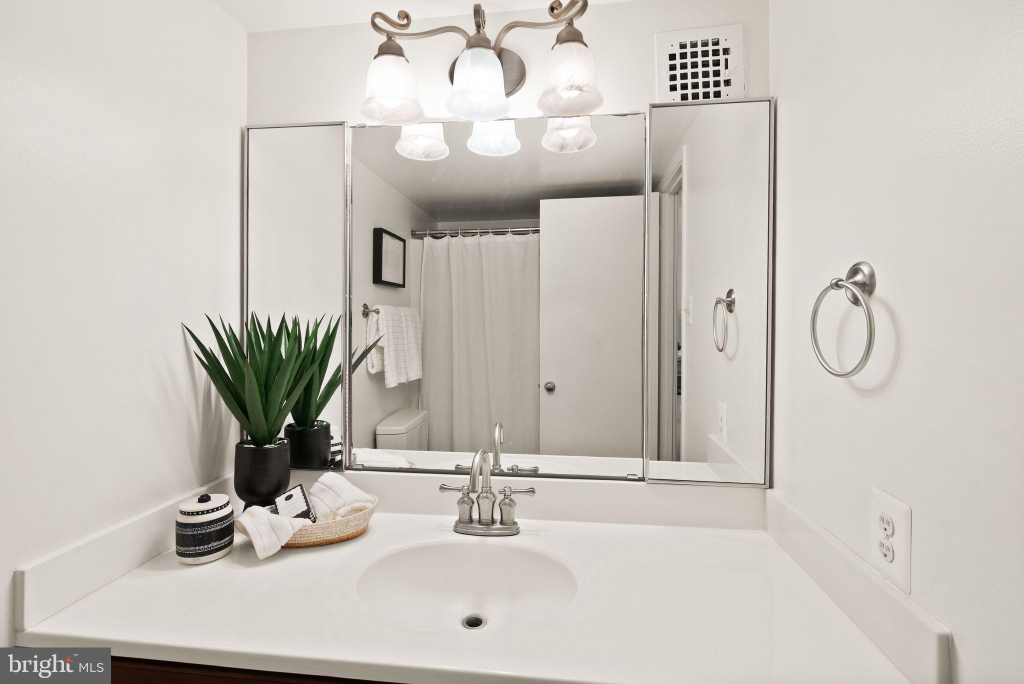 203 YOAKUM PARKWAY 507