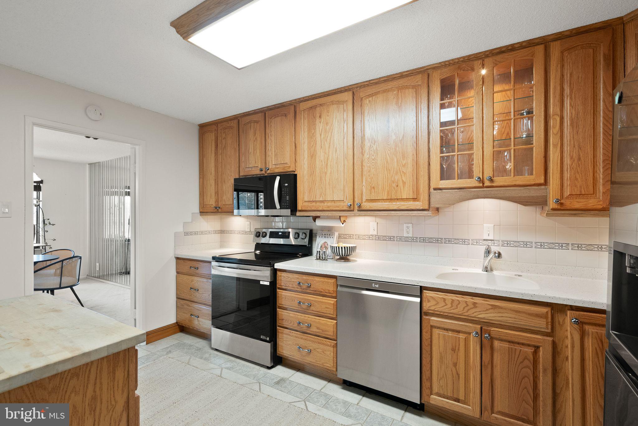 203 YOAKUM PARKWAY 507