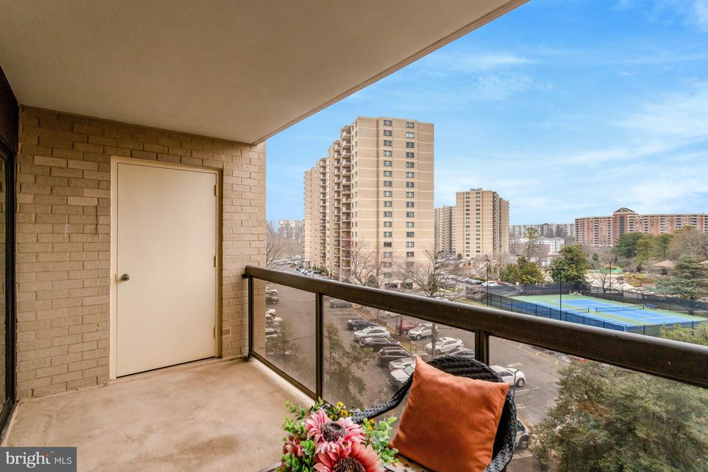 307 YOAKUM PARKWAY 501