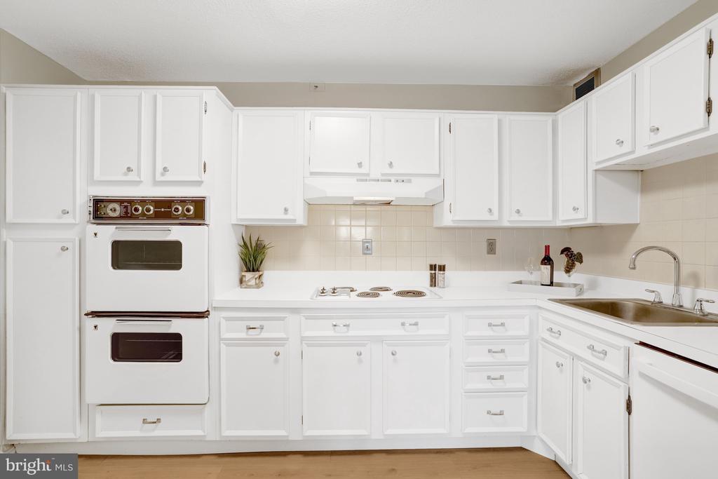 307 YOAKUM PARKWAY 501