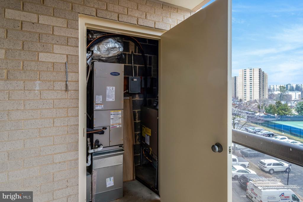 307 YOAKUM PARKWAY 501