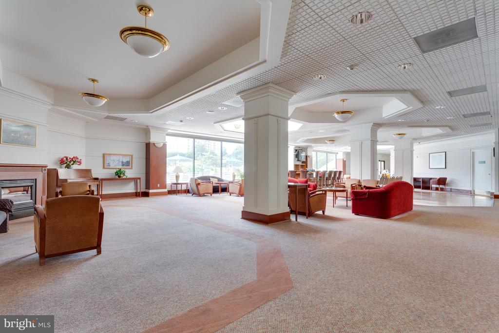 307 YOAKUM PARKWAY 501