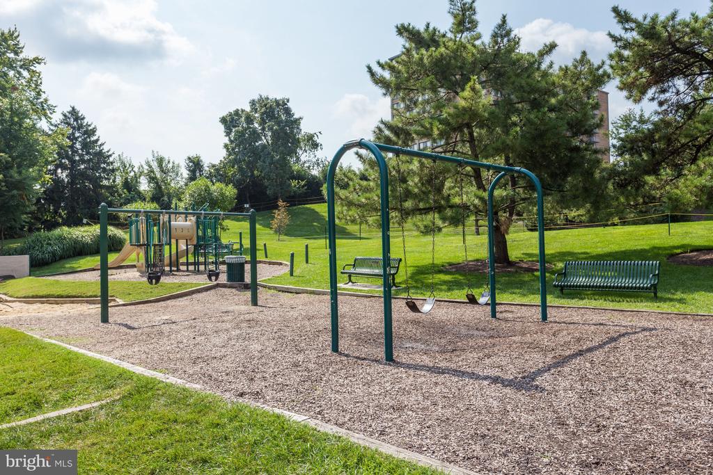 307 YOAKUM PARKWAY 501