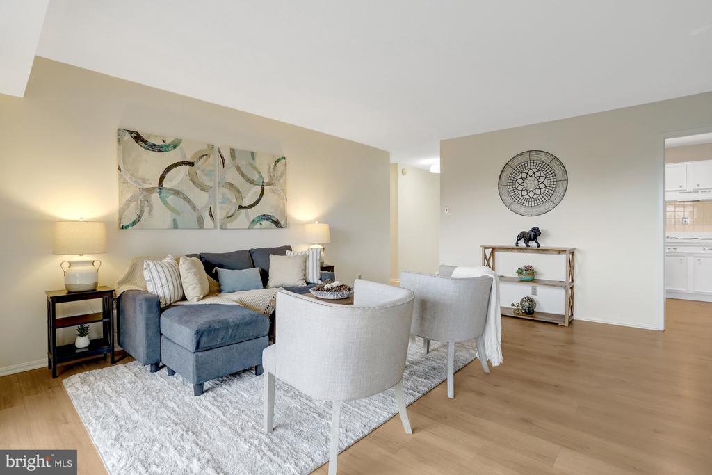 307 YOAKUM PARKWAY 501