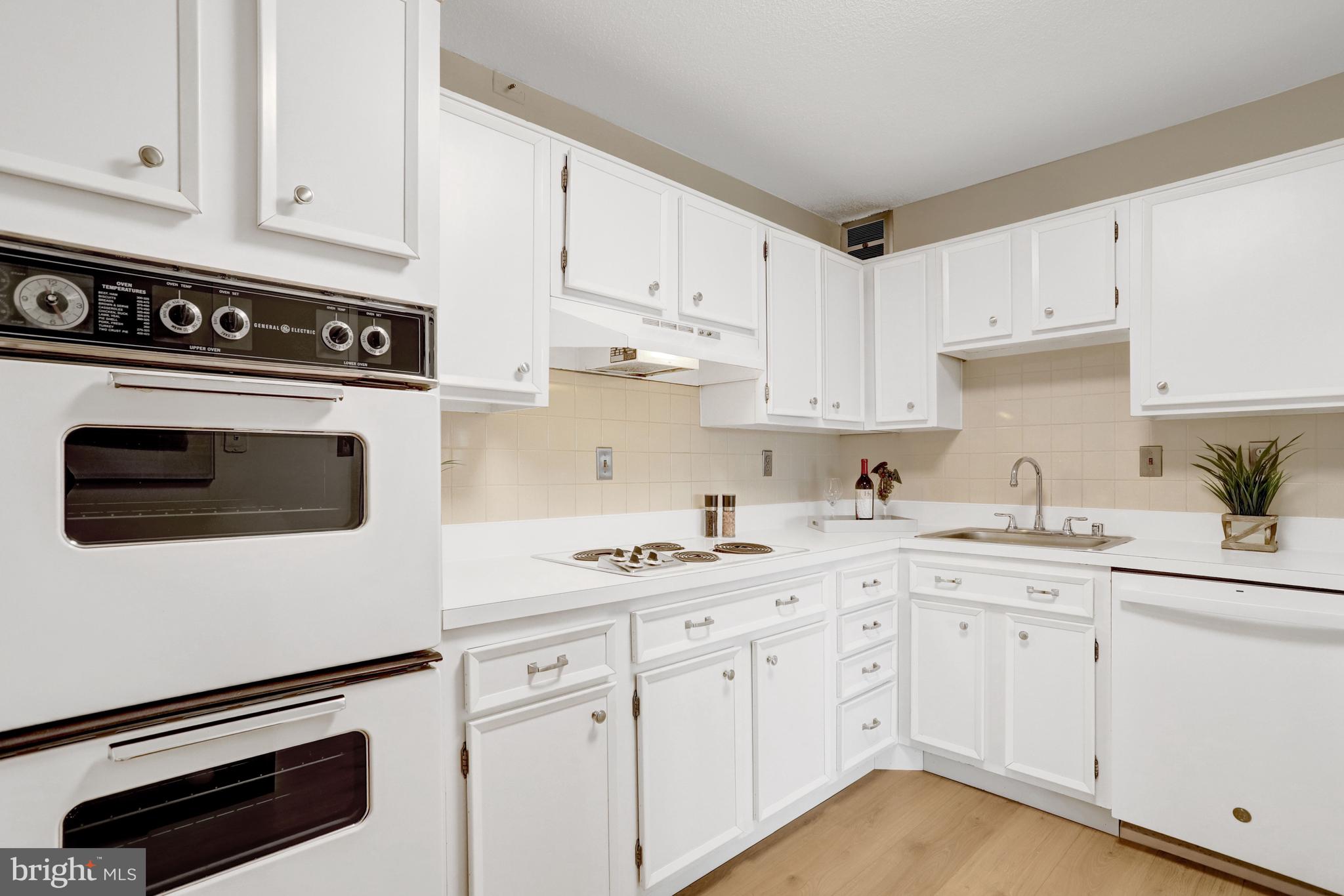307 YOAKUM PARKWAY 501