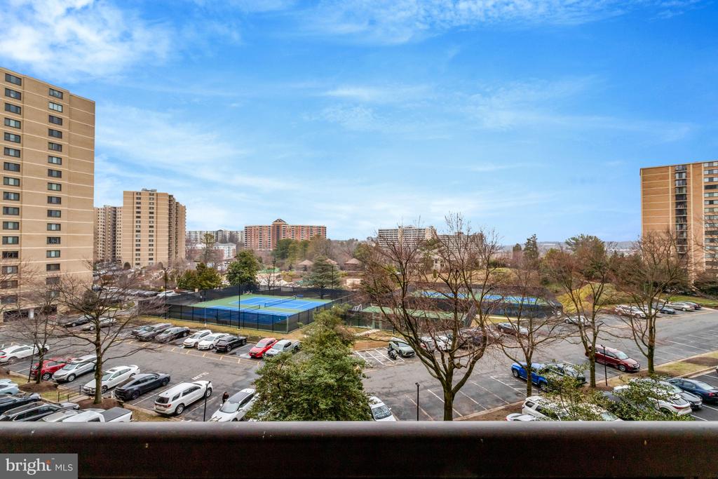 307 YOAKUM PARKWAY 501