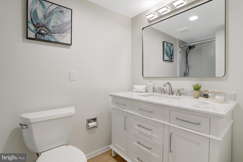 307 YOAKUM PARKWAY 501