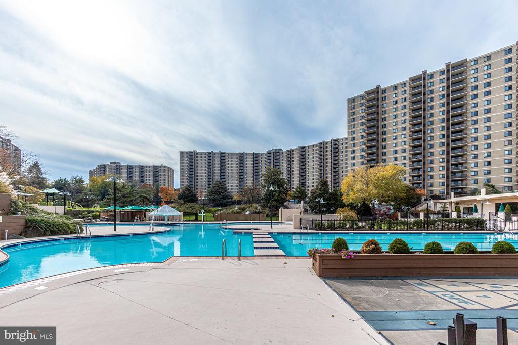 307 YOAKUM PARKWAY 501