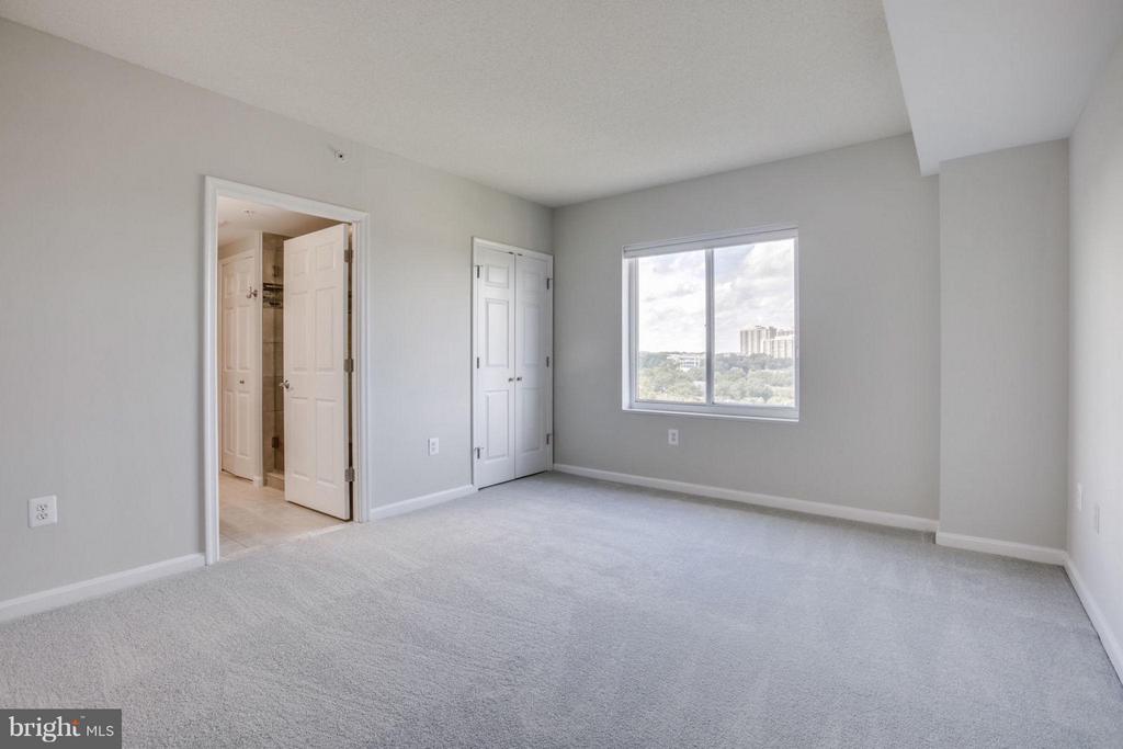 3101 N HAMPTON DRIVE Unit: 1411