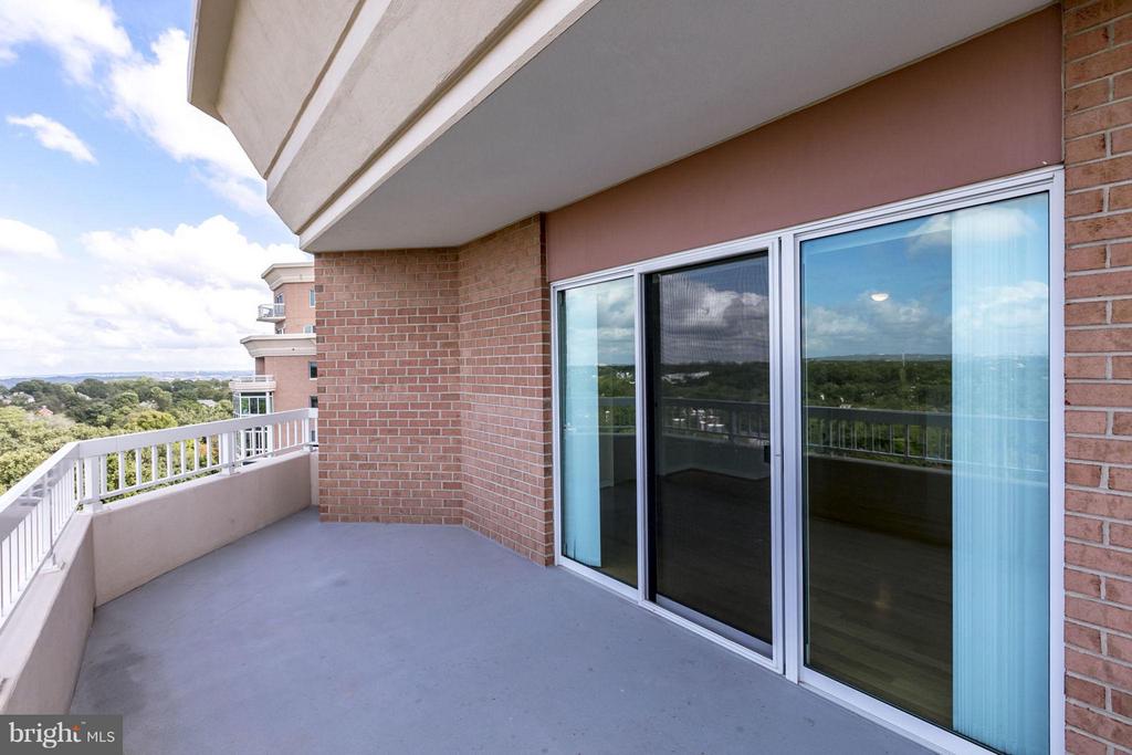 3101 N HAMPTON DRIVE Unit: 1411