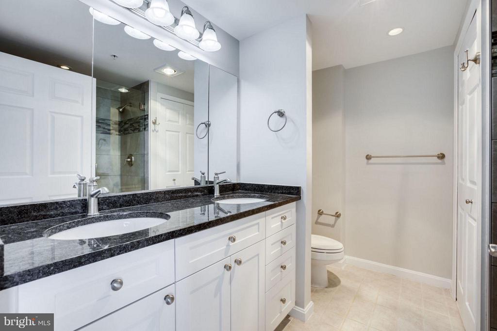 3101 N HAMPTON DRIVE Unit: 1411