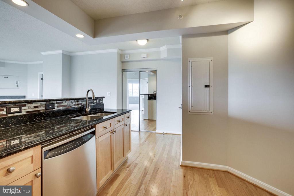 3101 N HAMPTON DRIVE Unit: 1411