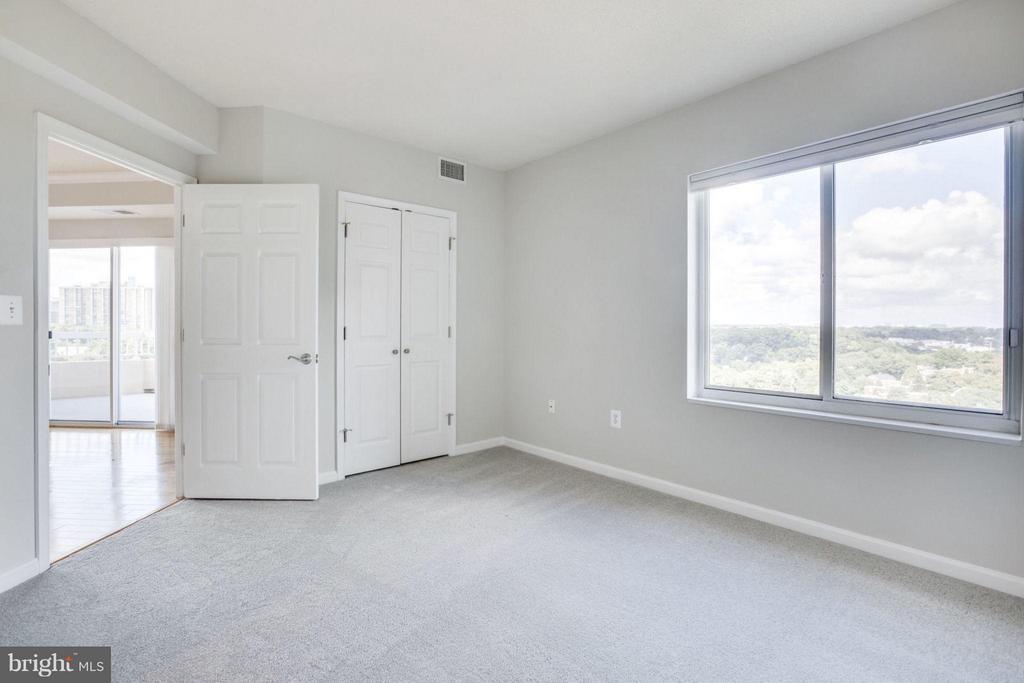 3101 N HAMPTON DRIVE Unit: 1411