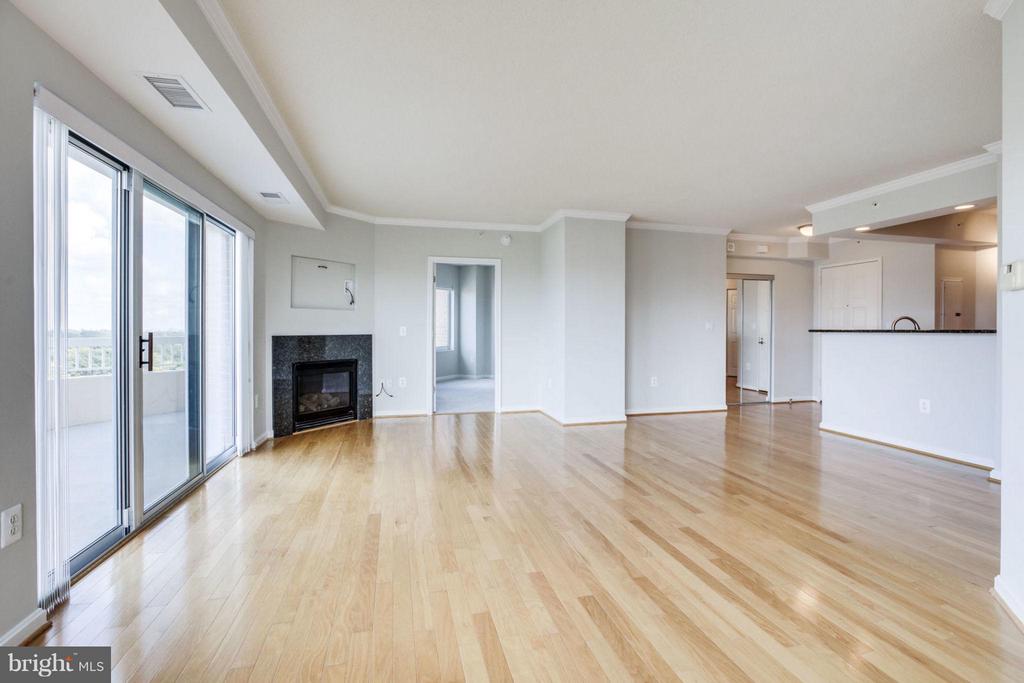 3101 N HAMPTON DRIVE Unit: 1411