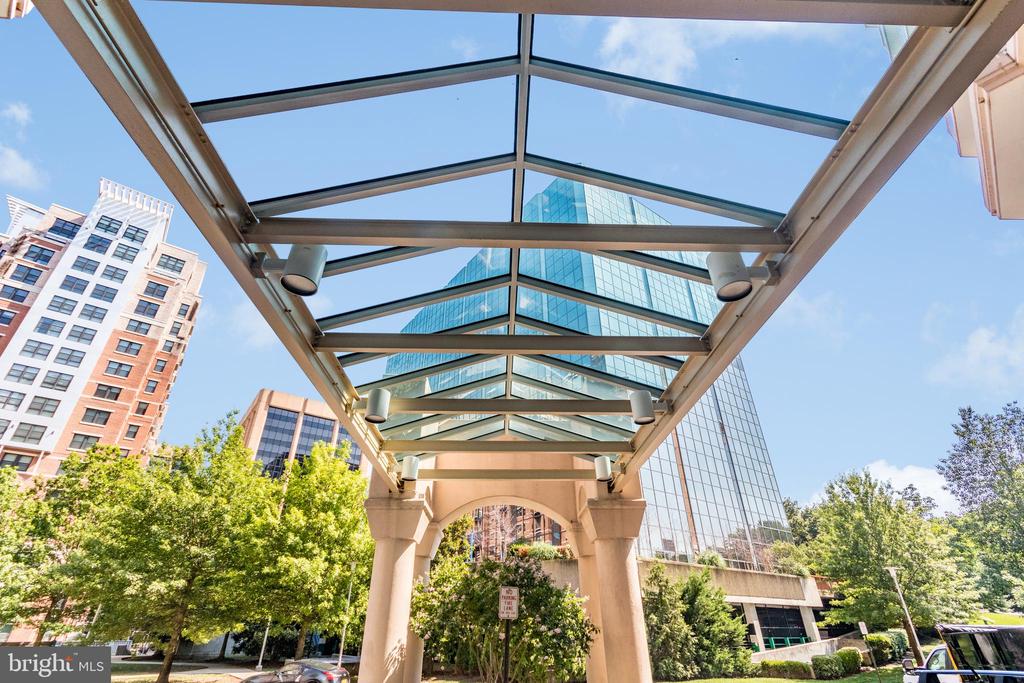 3101 N HAMPTON DRIVE Unit: 1411