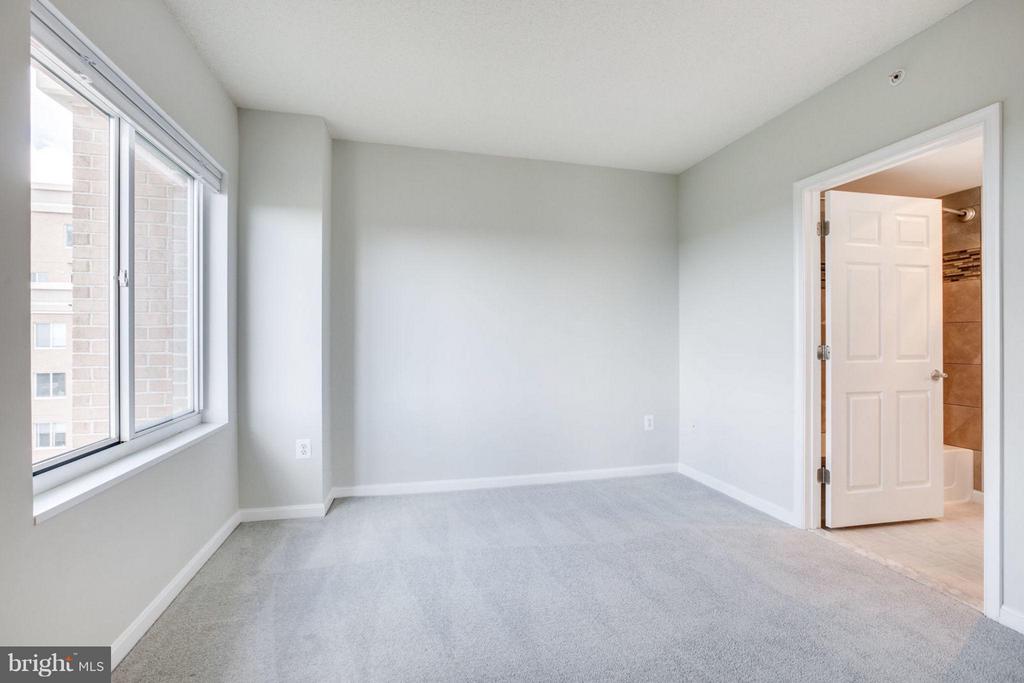 3101 N HAMPTON DRIVE Unit: 1411