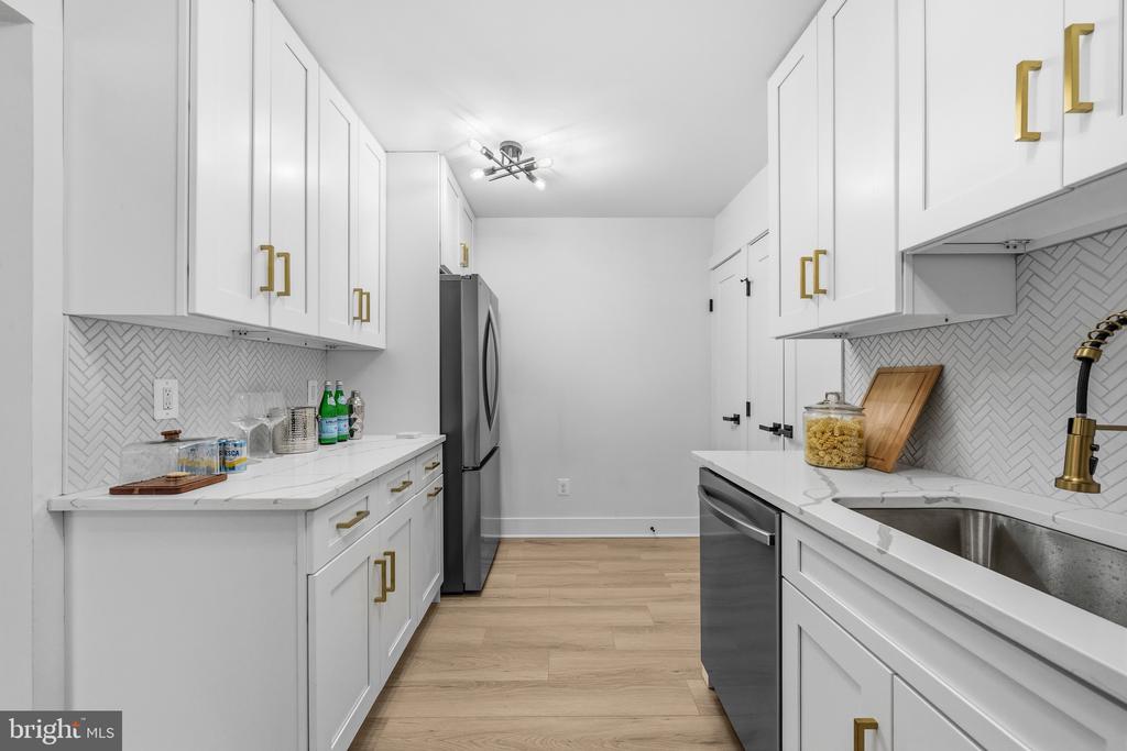 6101 EDSALL ROAD 602