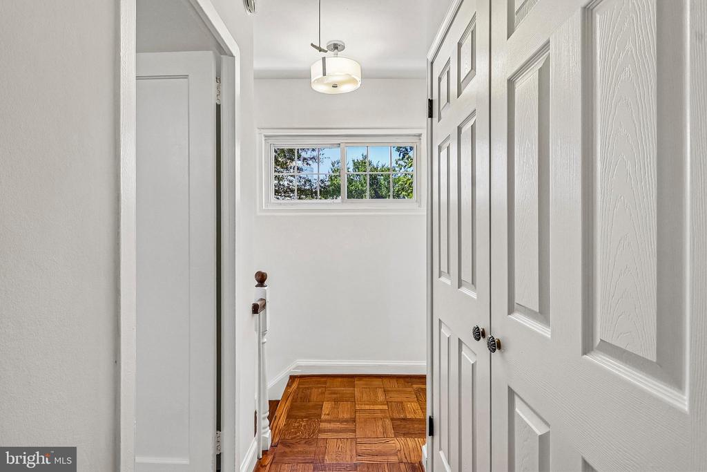 1410 MARTHA CUSTIS DR