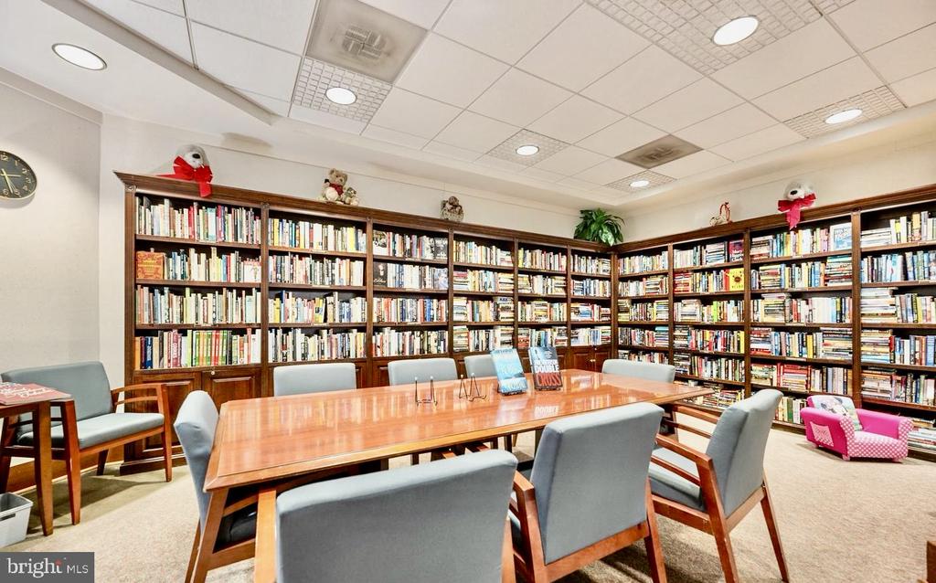 205 YOAKUM PARKWAY Unit: 914