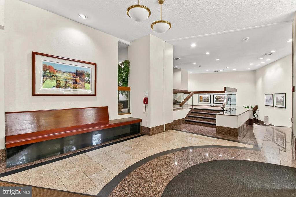 205 YOAKUM PARKWAY Unit: 914