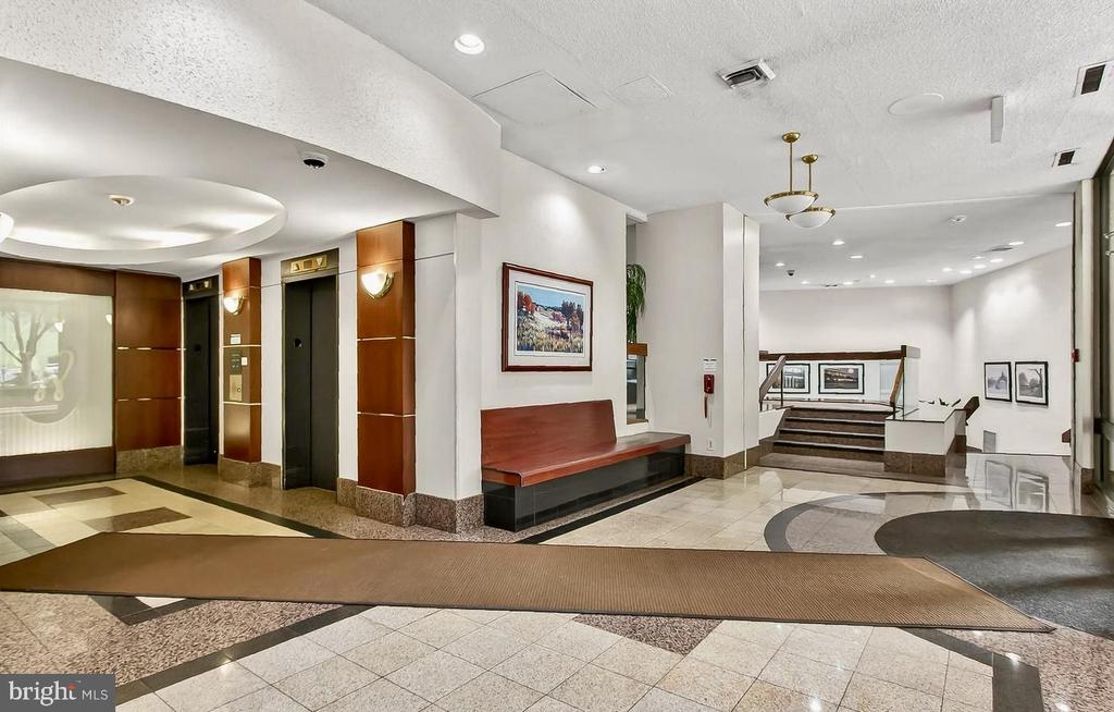 205 YOAKUM PARKWAY Unit: 914
