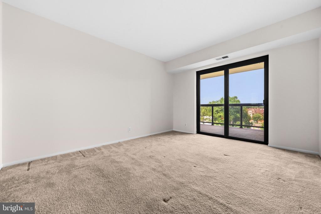 205 YOAKUM PARKWAY Unit: 914