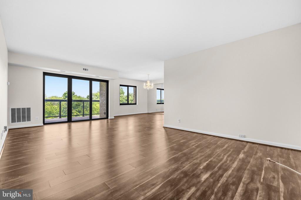 205 YOAKUM PARKWAY Unit: 914