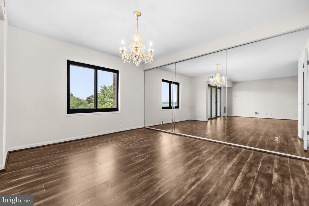 205 YOAKUM PARKWAY Unit: 914